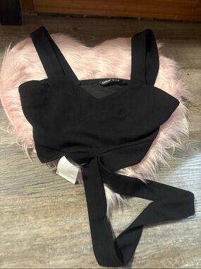 SHEIN Black Tie-Front Crop Tank